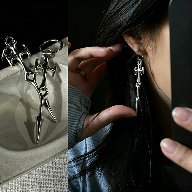 Edgy Cross Sword Hoop Earrings - Women'S Fashion Edgy recension och pris