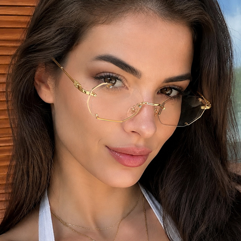 Polygonal metal sunglasses ret - Women Fashion Pose recension och pris