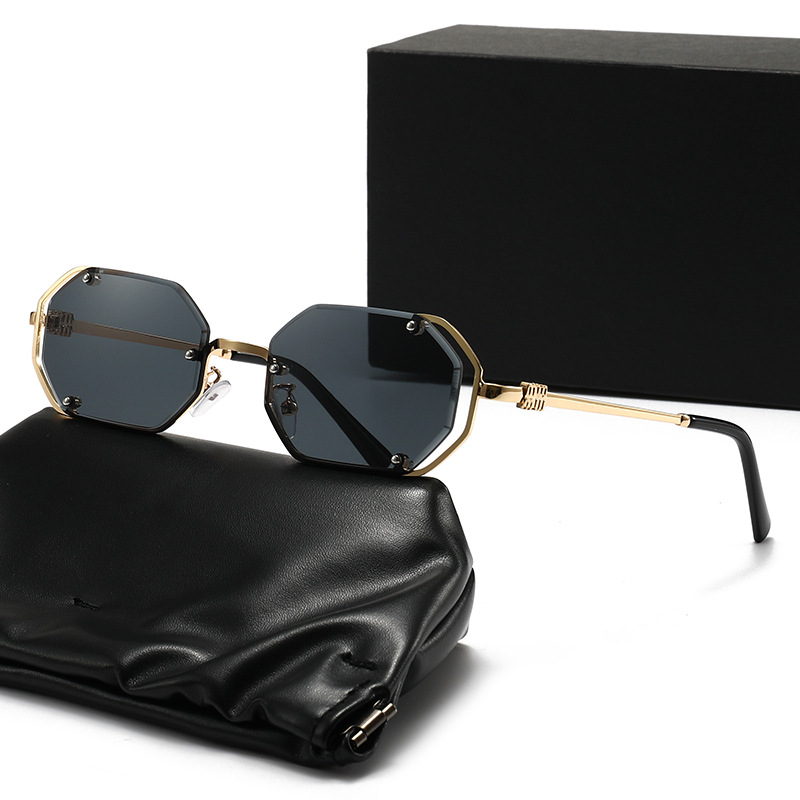 Polygonal metal sunglasses ret - Women Fashion Pose recension och pris