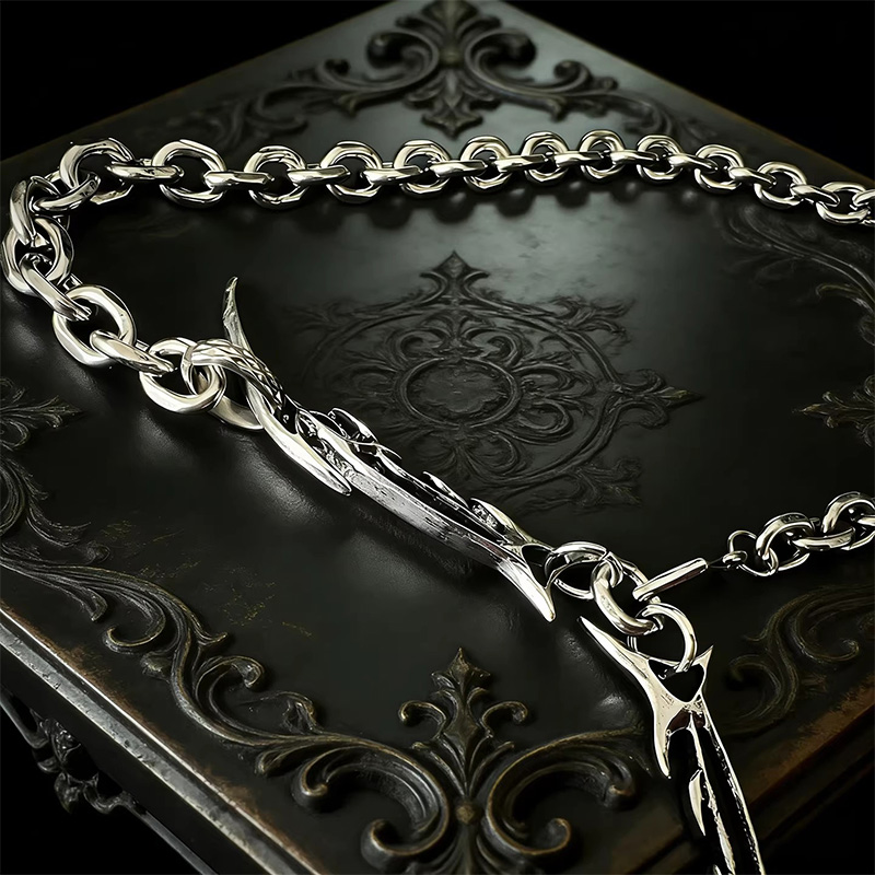 Gothic Thorn Sword Pendant Nec - Women'S Fashion Edgy recension och pris