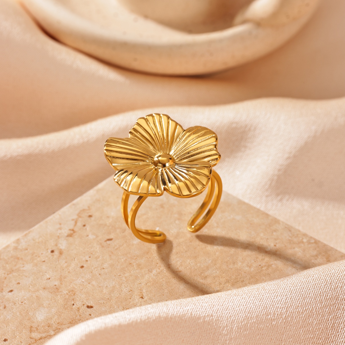 Vintage Stainless Steel Flower - Women'S Fashion Rings Gold recension och pris